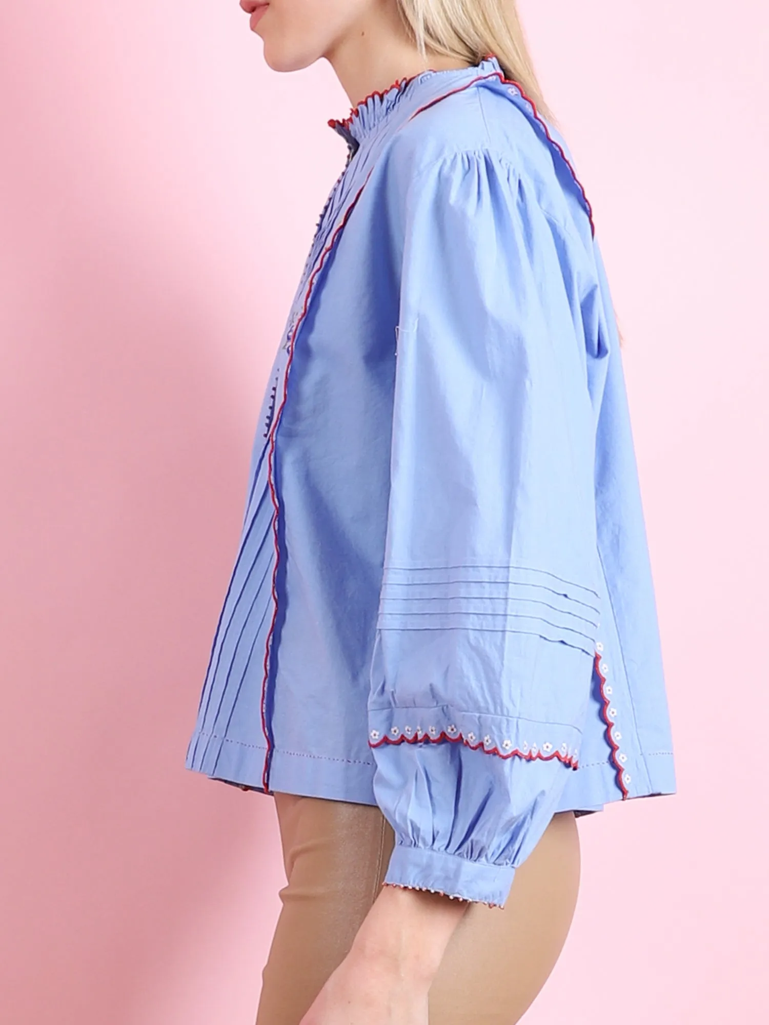 BLUE TOP WITH FLORAL EMBROIDERY