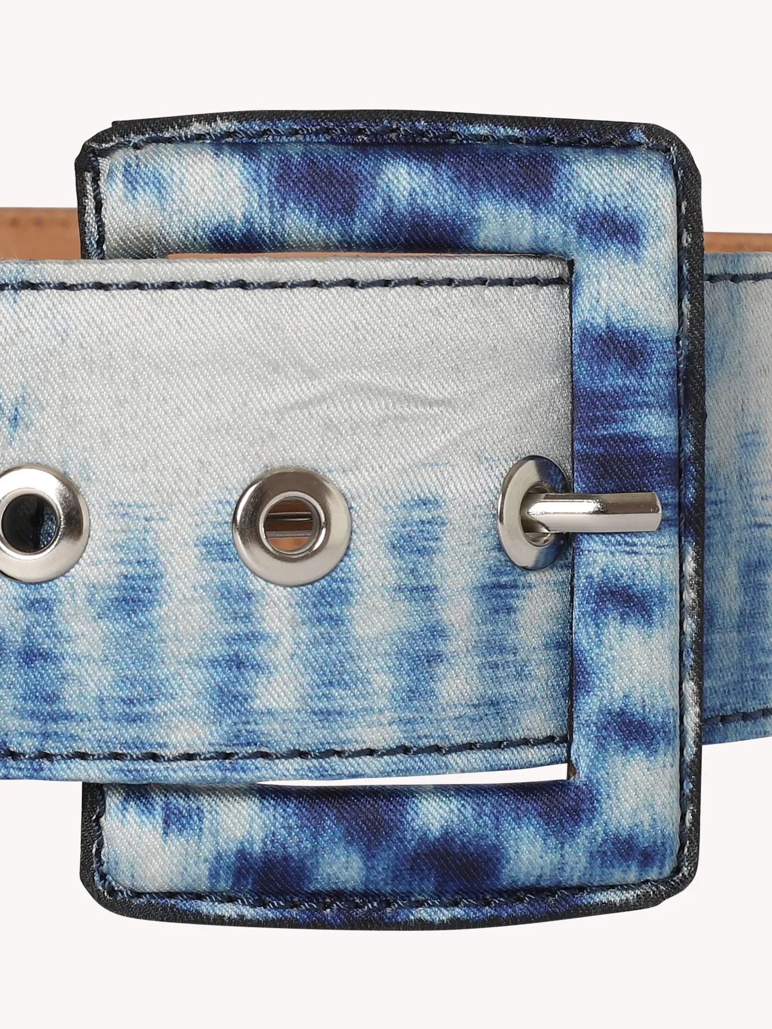 BUCKLE BELT