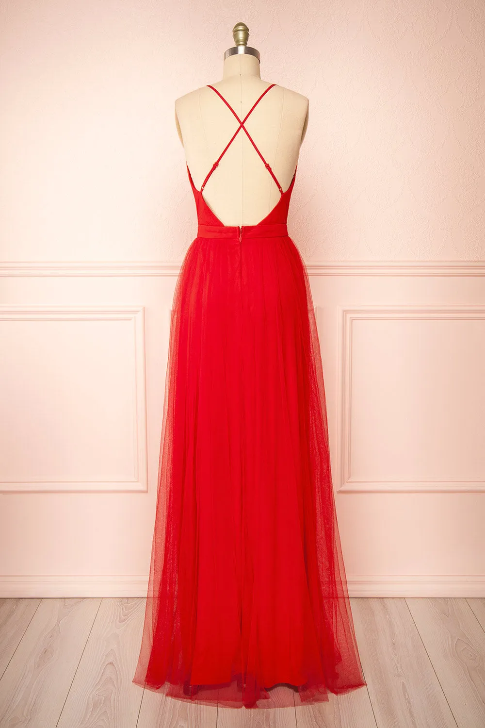 Ilaria Red | Tulle Gown w/ Plunging Neckline