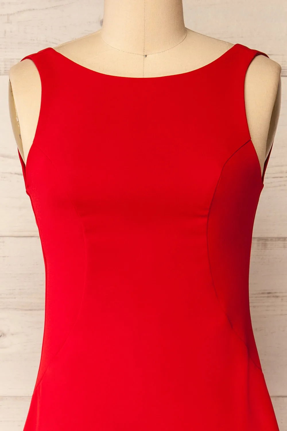Kovna Red | Fitted Midi Dress w/ Open Back