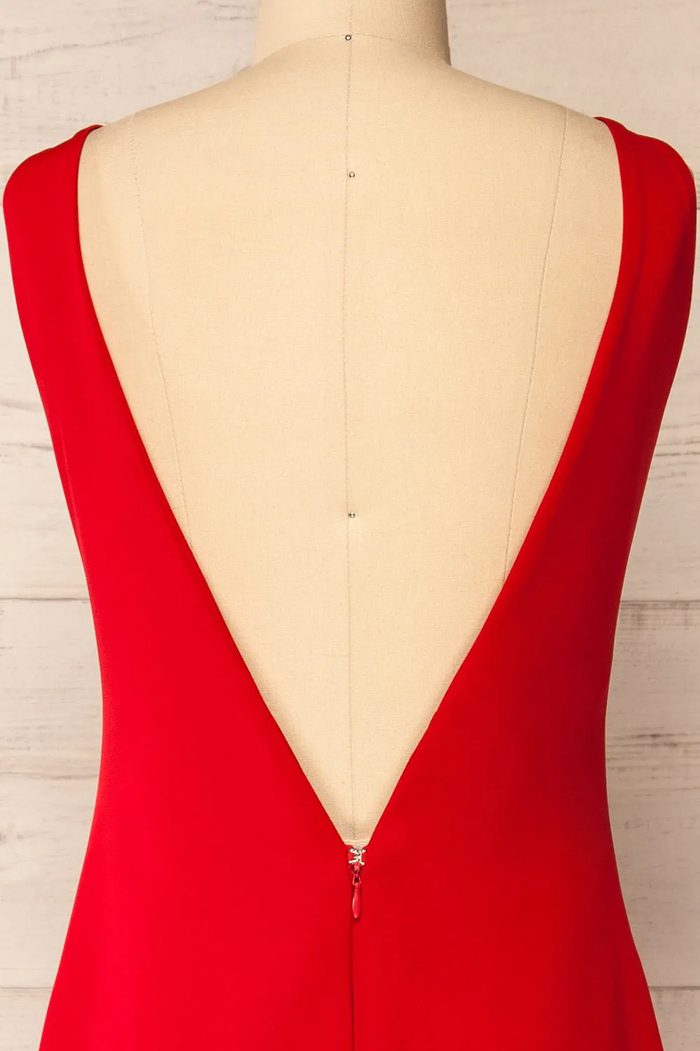 Kovna Red | Fitted Midi Dress w/ Open Back