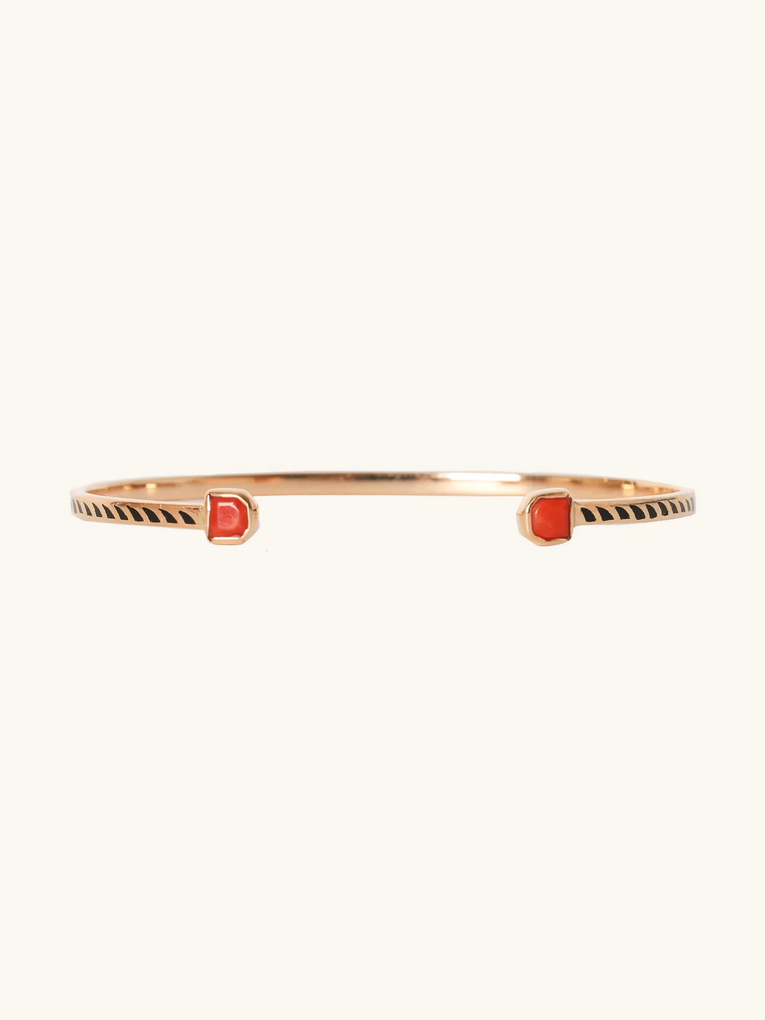 Medit Coral Shark Fin Cuff