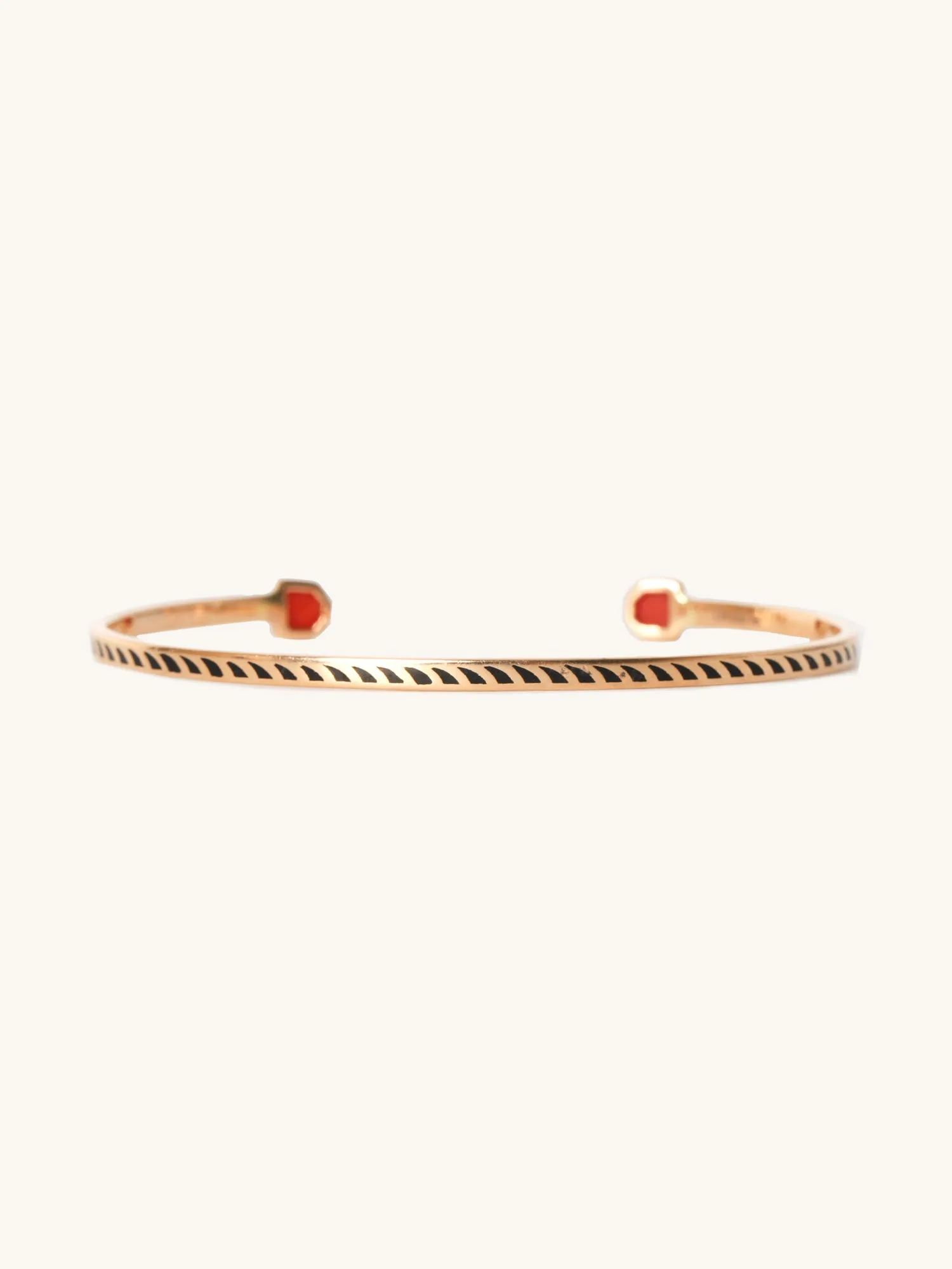 Medit Coral Shark Fin Cuff