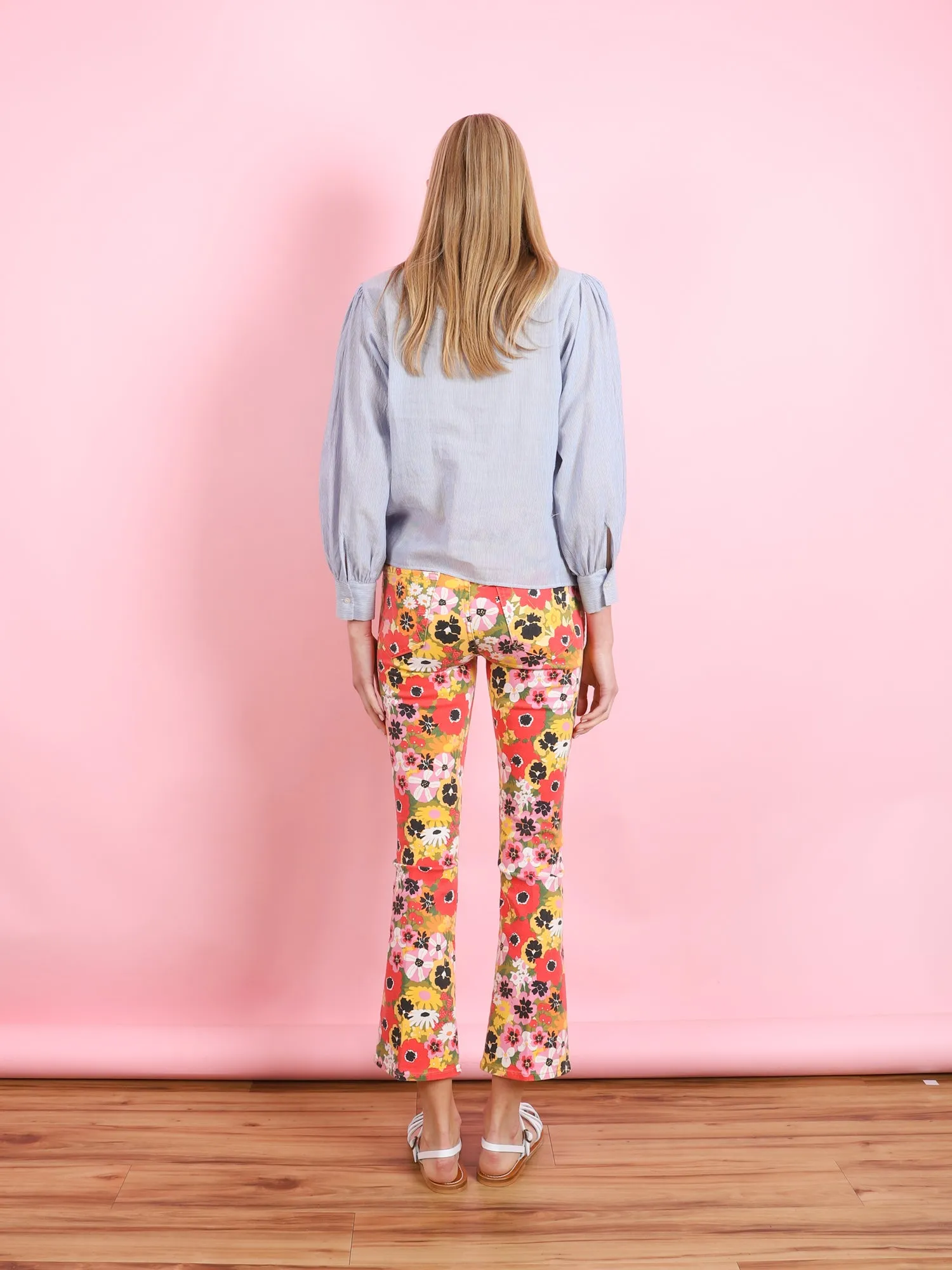 MID-RISE SMOKIN DOUBLE FLOOD JEANS IN FLOWERS AL FRESCO
