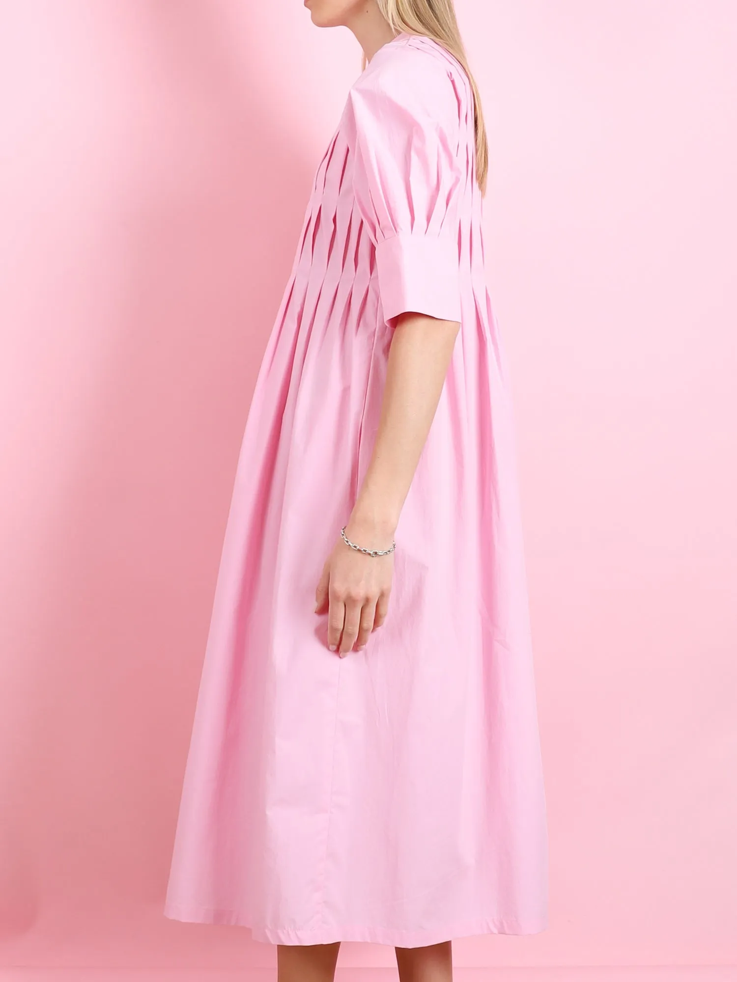 PLEATED SHORT SLEEVE DRESS