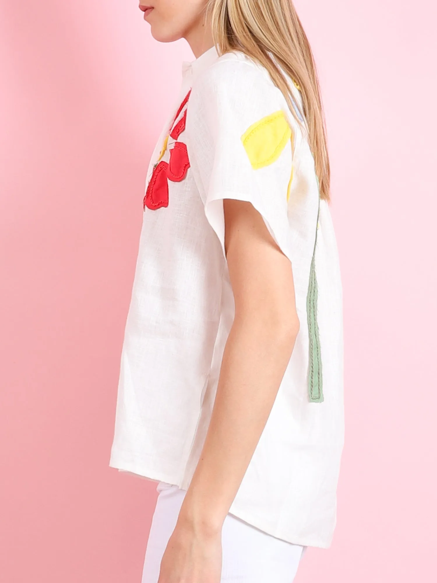 SHORT SLEEVE SHIRT WITH APPLIQUE FLOWERS