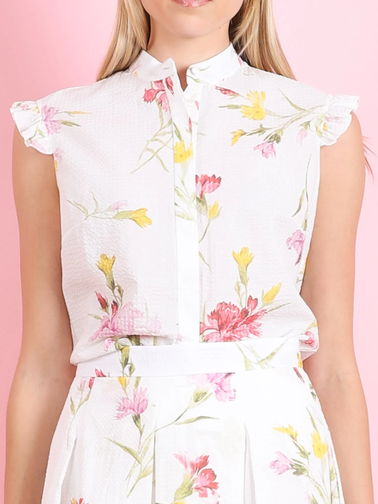 SLEEVELESS BLOUSE