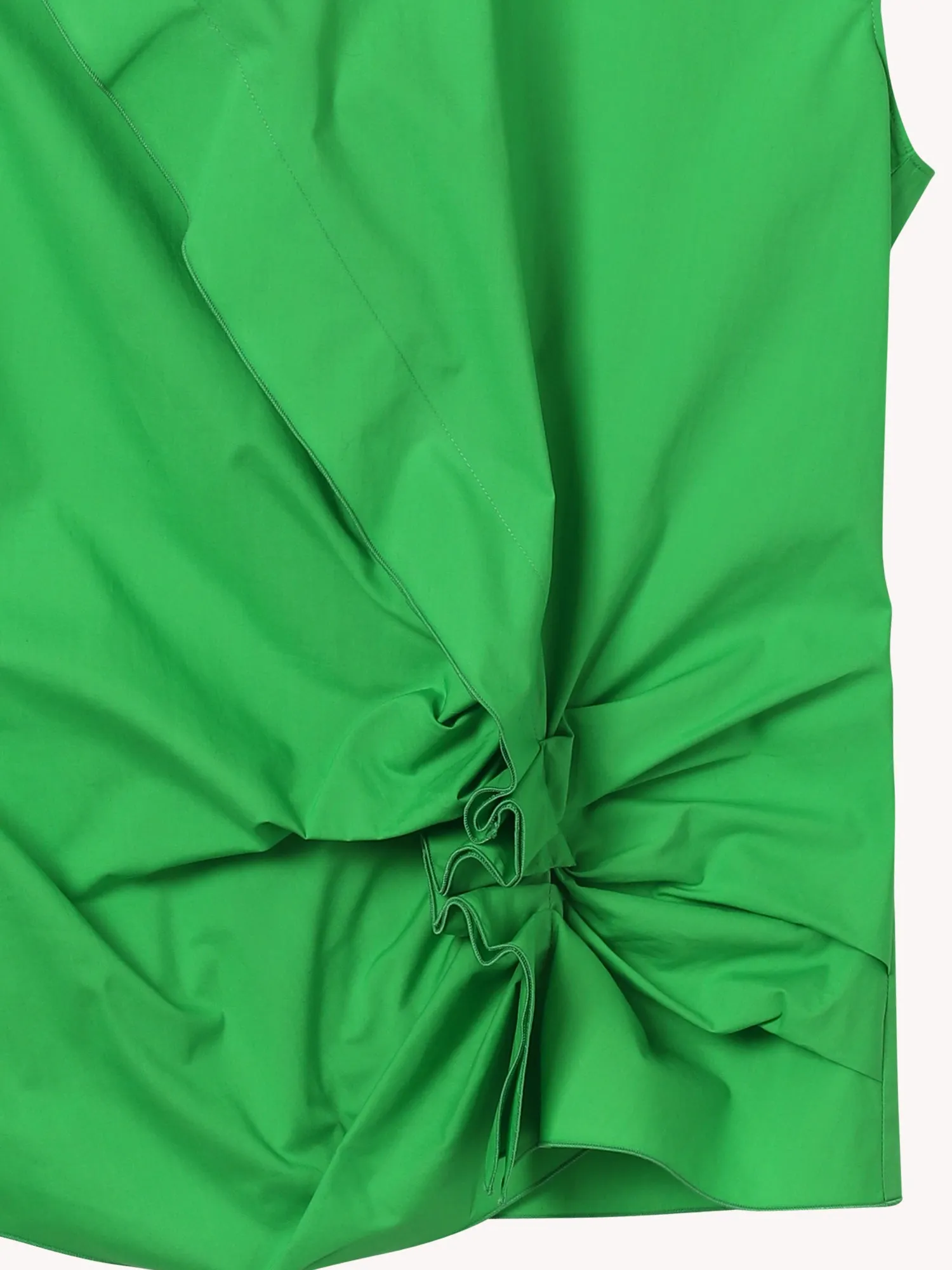 SLEEVELESS FITTED BLOUSE