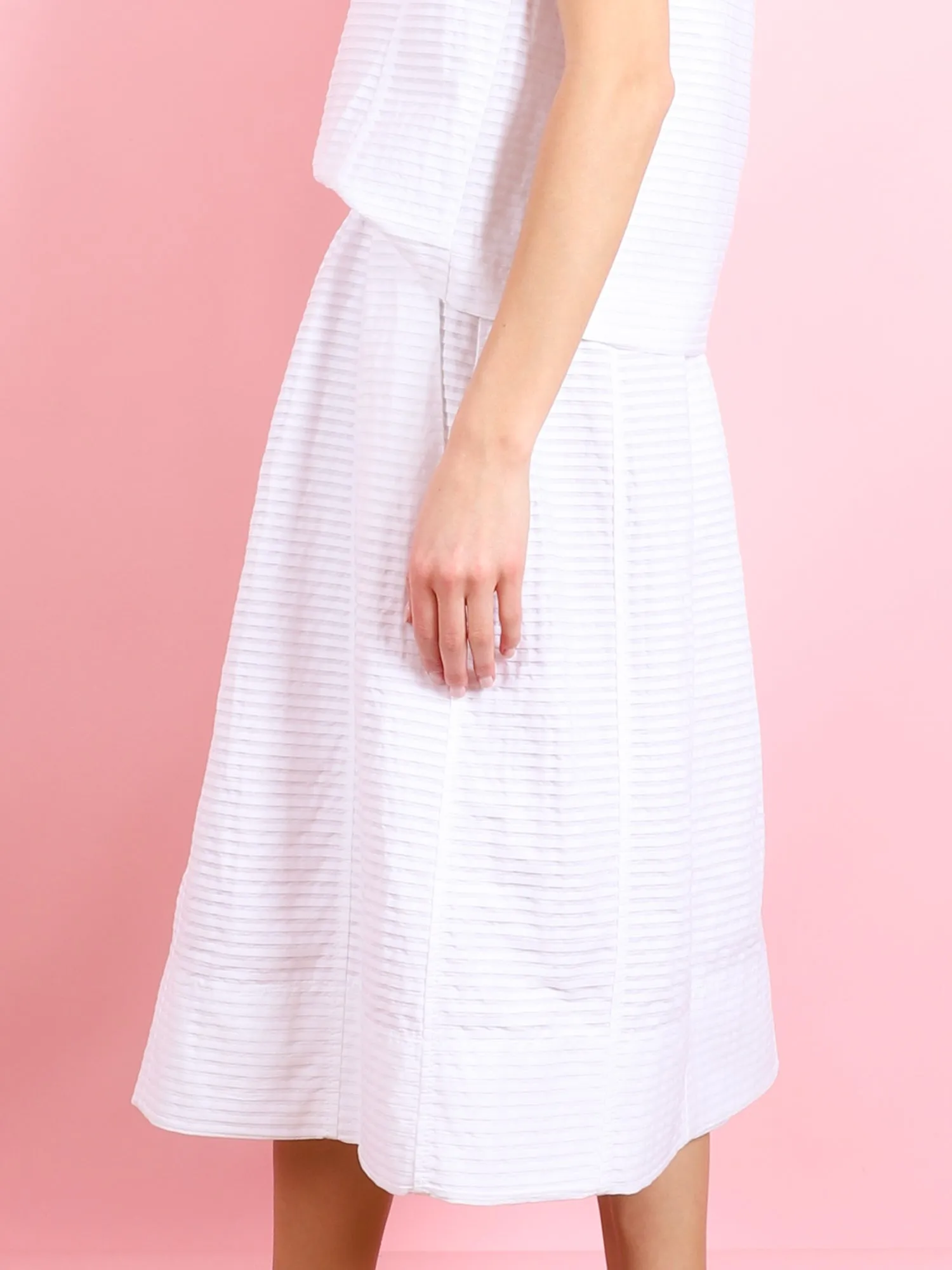 TEXTURED WHITE SKIRT